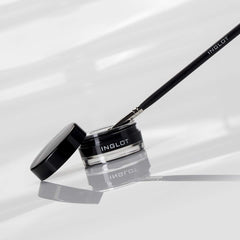 Inglot AMC Gel pour les yeux fini mat, look sophistiqué sans bavure.
