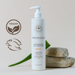 INNERSENSE cheveux après-conditionneur, texture soyeuse et démêlage facilité.