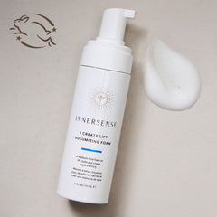 Innersense Lift Mousse Volume, cheveux humides: structure légère pour définir les textures.