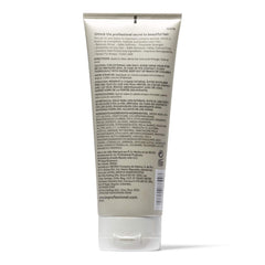 Ion Repair Crème BB Soin Sans Rinçage sur les mains, application facile