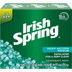 Savon Irish Spring avec gommage profond, pour une peau rafraîchie et prête à affronter la journée.