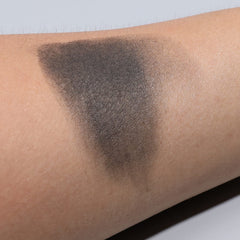 Emballage IS'MINE noir mat, boite compacte et design élégant.