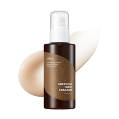 IsNtree Green Tea Fresh Emulsion bottle pour promotes balanced oil and moisture.