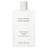 Lotion après-rasage Issey Miyake L'Eau d'Issey Pour Homme, bouteille élégante pour peau apaisée après rasage.