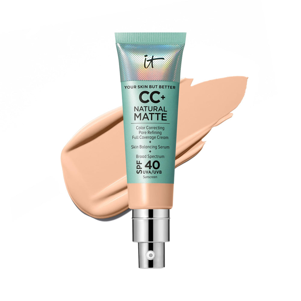IT Cosmetics CC+ Natural Matte – Bouteille pompe pour une application précise et rapide.