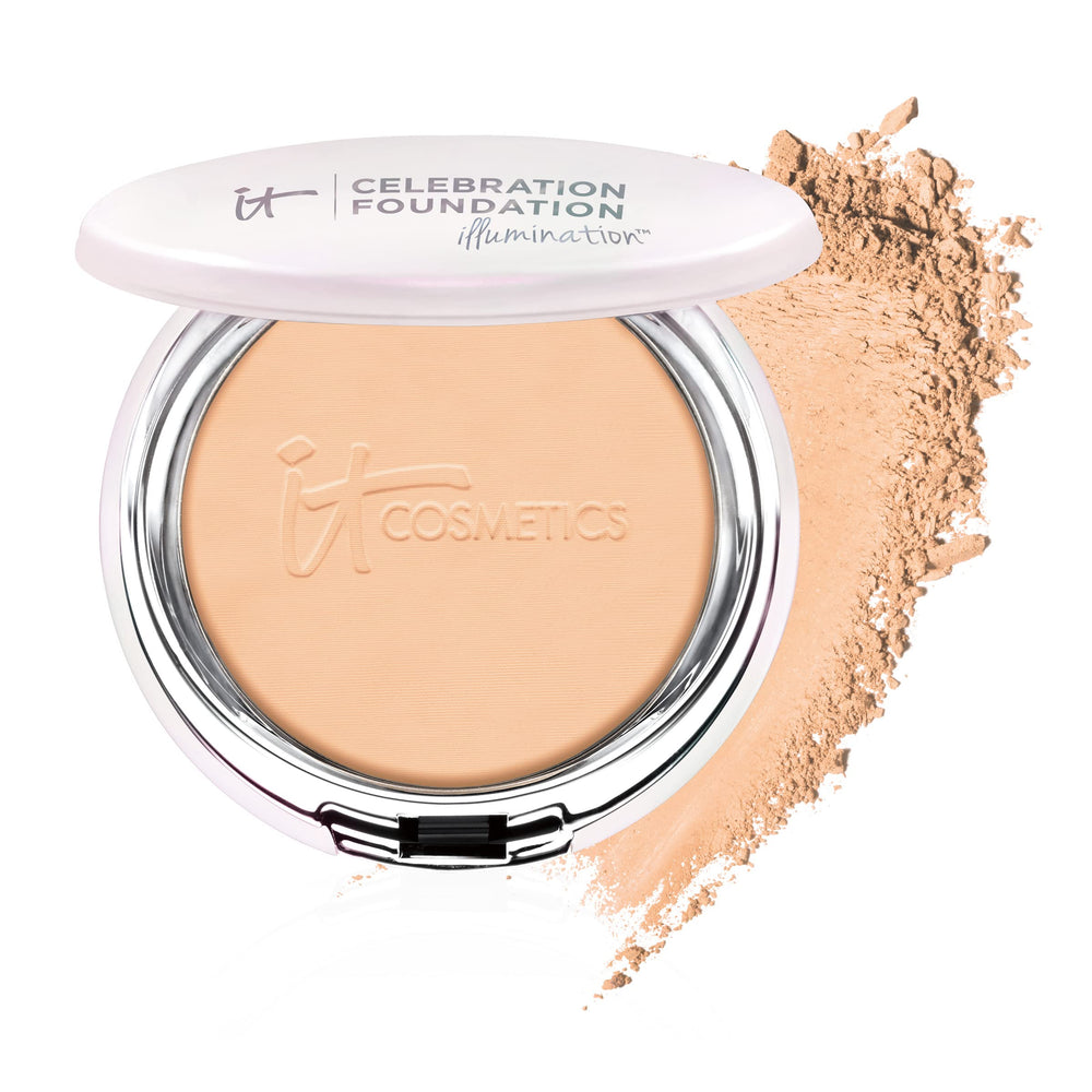 It Cosmetics Celebration Foundation Illumination dans son emballage, poudre compacte offrant un éclat subtil.
