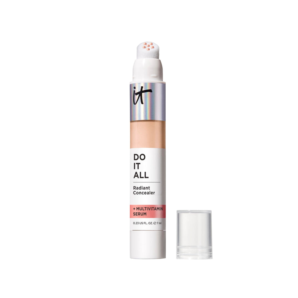 Correcteur IT Cosmetics Do It All Radiant Concealer avec embout-applicateur doux pour une application précise.