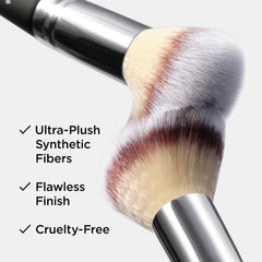 Brosse IT Cosmetics Heavenly Luxe N°7 – embout correcteur, précision ciblée pour les zones délicates.