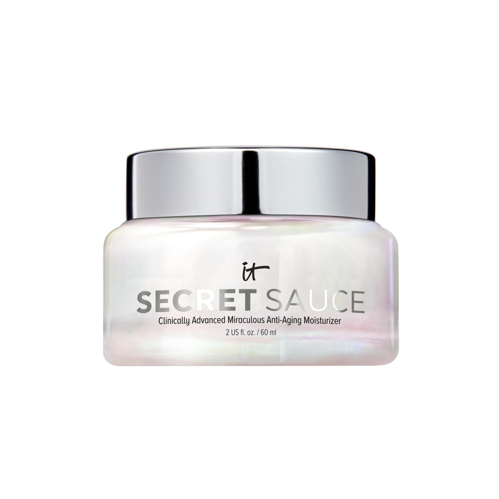Bouteille Secret Sauce d’IT Cosmetics avec hydratation durable.