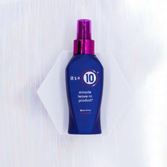 Its a 10 Haircare Miracle Leave-In appliqué sur cheveux humides pour brillance et douceur