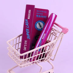Jigott Cat's Eye Super Lash Mascara – fini noir profond pour look smoky.