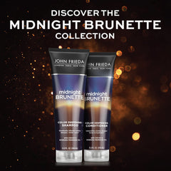 Gouttes visibles lors du versement du Shampoing Midnight Brunette, immersion sensorielle.