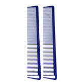 JOHNNY B. peigne carbone bleu avec dents rapprochées pour texture et volume.