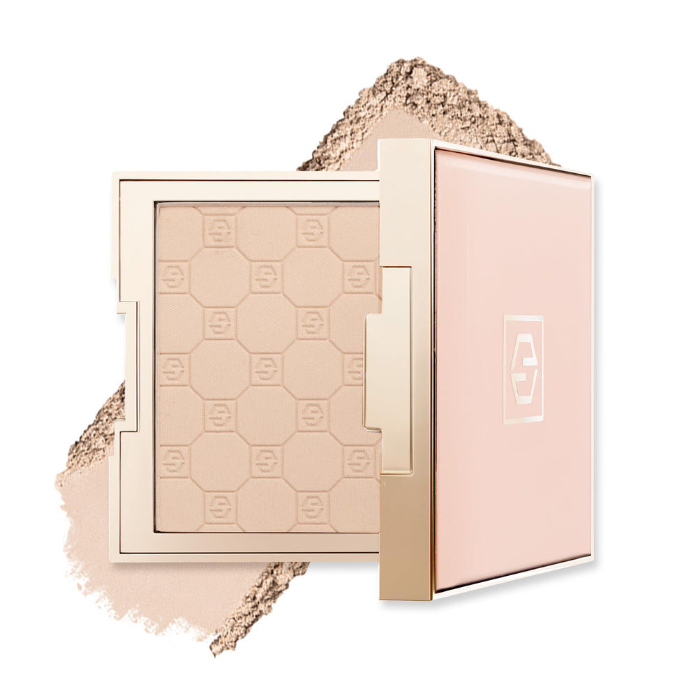 Jouer Flou Doux Poudre Pressée: fini mat et uniforme sans effet granuleux.