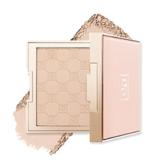 Jouer Flou Doux Poudre Pressée: fini mat et uniforme sans effet granuleux.