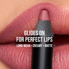 K7L fond Lèvres rose foncé mate pour une couleur durable.