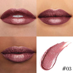 Kaely crayon-contour-levres-metalique assure une definition nette et un pigment riche.