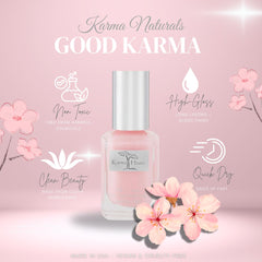 Vernis Karma Naturals anti-jaunissement pour des ongles lumineux et uniformes.