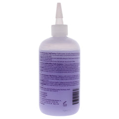 Application du protecteur Affirm sur les cheveux pour un confort durable.