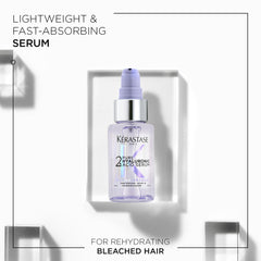 Application sur cheveux mouillés avec le sérum Blond Absolu, brillance immédiate.