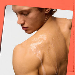 Kiehl's aloe vera hydrate et apaise la peau pendant le nettoyage.