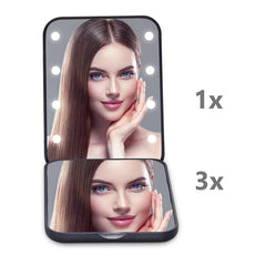 Miroir Kintion poche avec lumière LED intégrée pour une meilleure visibilité.