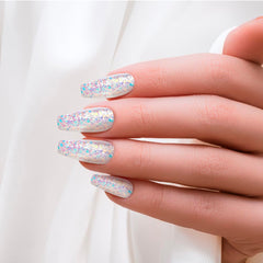 KISS Dreamdust Ongles coffin avec finish pailleté blanc, parfait pour soirées.