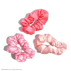 Hello Kitty x Kitsch scrunchies texture satin mate pour tenue légère sans casse.