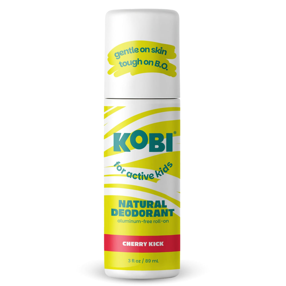 Déodorant Kobi pour enfant, bouteille cerise, fraîcheur durable pendant l'activité.