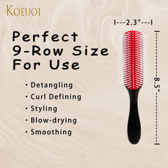 Brosse Koeuoi à manche ergonomique assure une prise stable.