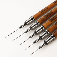 Pinceau Komall pour gel 4 mm, précision des traits fins sur ongles.