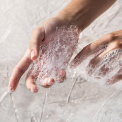 KORRES Gel douche Olive: extrait de feuille d'olivier, soin nourrissant et revitalisant.