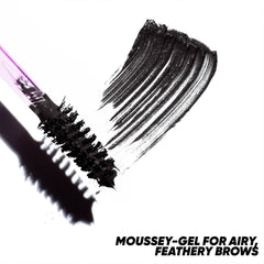 Kosas Air Brow Gel — applicateur-brosse prêt à définir les sourcils.