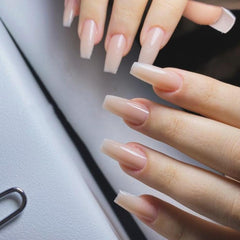 KQueenest ongles presse réutilisables et solides, économiques et pratiques pour plusieurs poses.