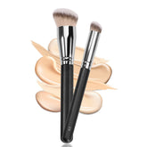 Pinceau Kugge correcteur kabuki angulé pour une couvrance naturelle.