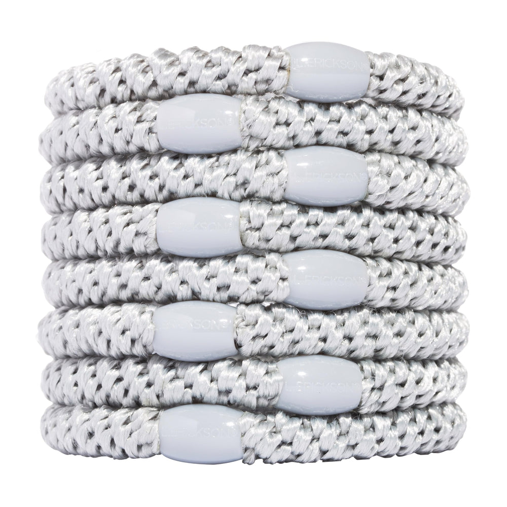 Bandes cheveux argentées L. Erickson pour un style rapide et chic.