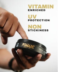L3 Level 3 Pomade sans flocons assure une tenue propre et durable.
