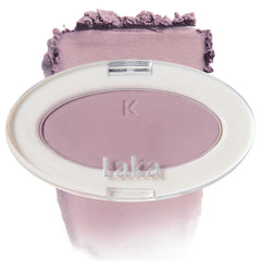 Laka Love Silk Blush dans son étui élégant, couleur durable et hydratante pour un teint frais.