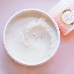LaLicious Gommage Kiss — huile coco et amande douce pour hydrater sans gras.