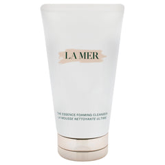 La Mer Essence Mousse Application Visage: massage délicat préparant la peau.
