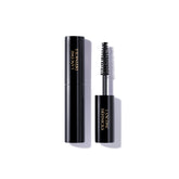 Lancôme Définicils avec sa brosse hérisson pour une définition précise des cils.