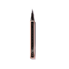 Lancôme Idôle Liner feutre précis pour un trait net et longue tenue.