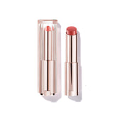 Lancôme Lip Idôle Butterglow application douce pour brillance et hydratation.