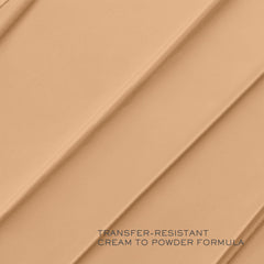 Texture crème-poudre du stick qui glisse sans effort sur la peau