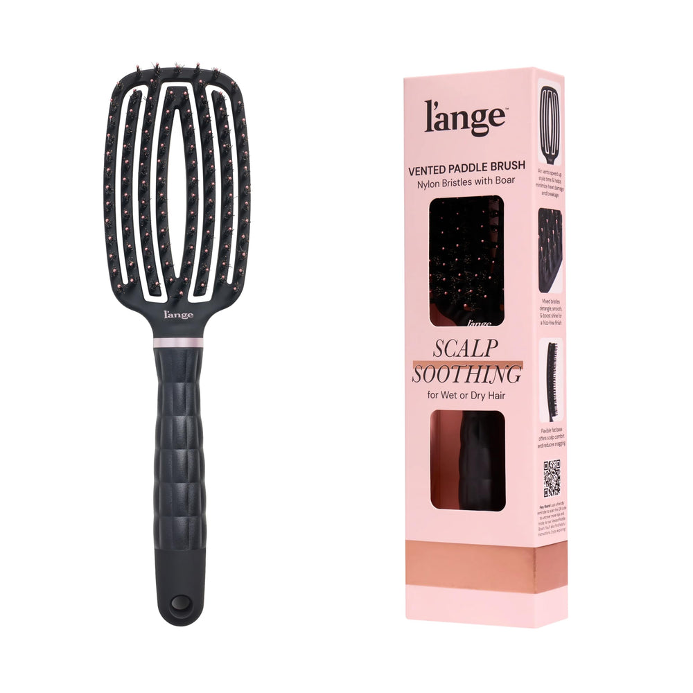 Brosse détangleante ventilée L'ANGE HAIR démêle les nœuds sans effort.