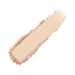 Application crèmeuse de Laura Mercier Poudre Finissante pour lisser le teint