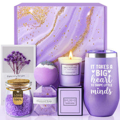 Panier LE CADEAU lavande avec bougie pour une ambiance apaisante.
