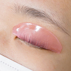 Libeauty: étape 1 adoucissement, préparation ciblée des cils.