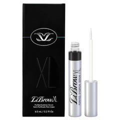 Sérum LiBrow appliqué sur l’arc des sourcils pour un aspect plus dense et pigmenté