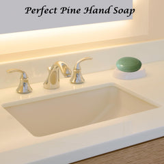 Préparation avec gants lors de l'emballage Lightfoot's Pure Pine.